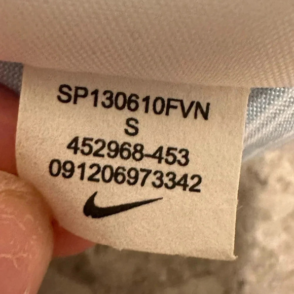 NWT Blue Nike women’s golf shirt striped size small tour performance - Picture 9 of 9